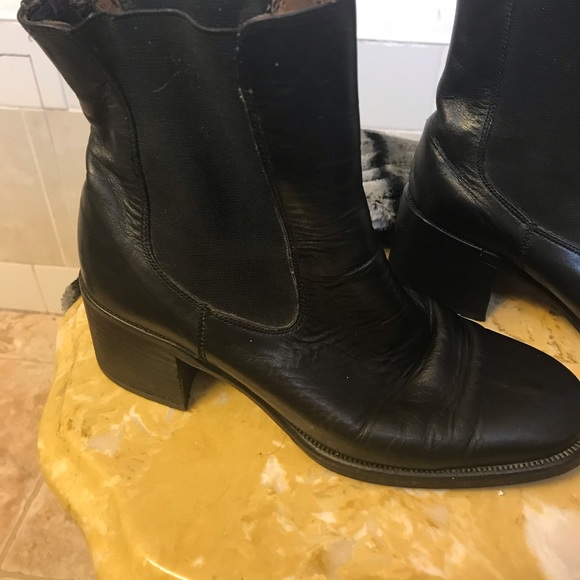 Black leather ankle boots - Picture 2 of 4